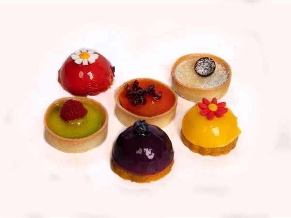 Petit fours